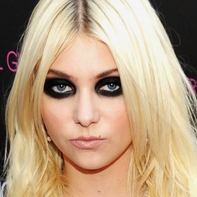 Taylor momsen beautyshallsavetheworld.com