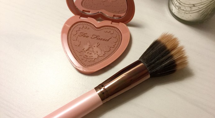 pinceau blush too faced