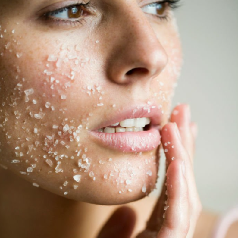 15 astuces pour vous débarrasser des points noirs !
