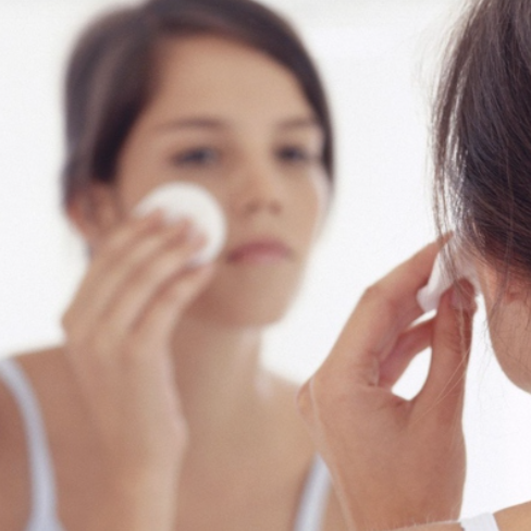 15 astuces pour vous débarrasser des points noirs !