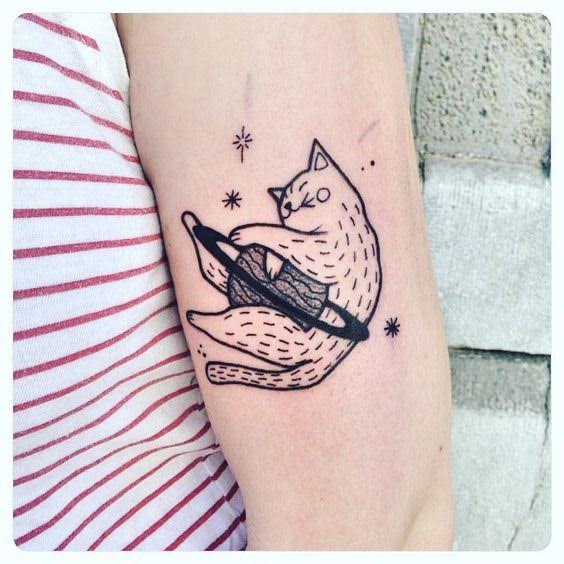 Tatouage chat et espace