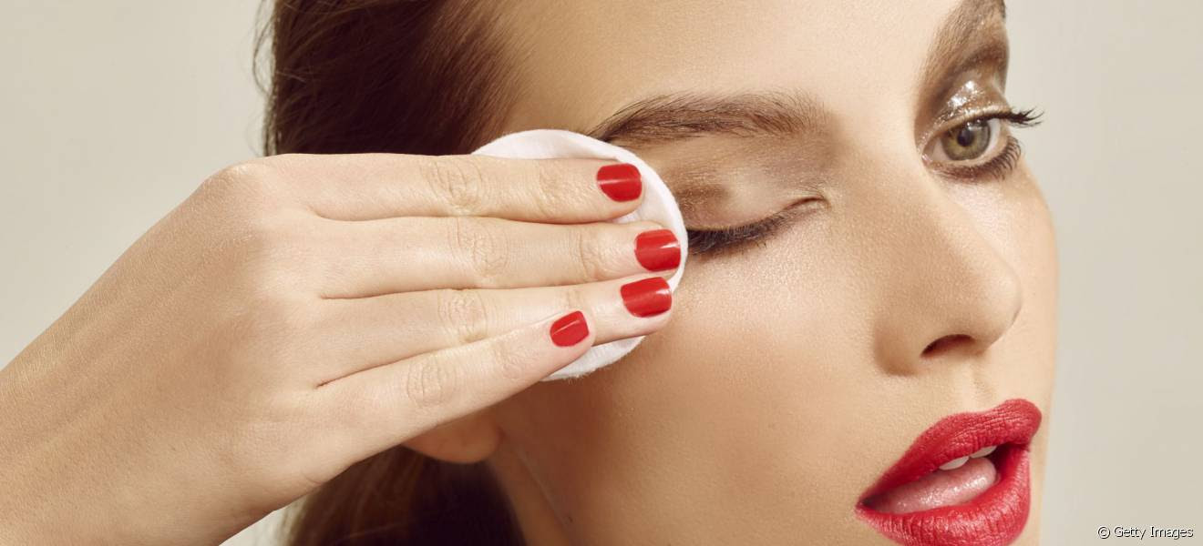 Comment bien se démaquiller les yeux ?