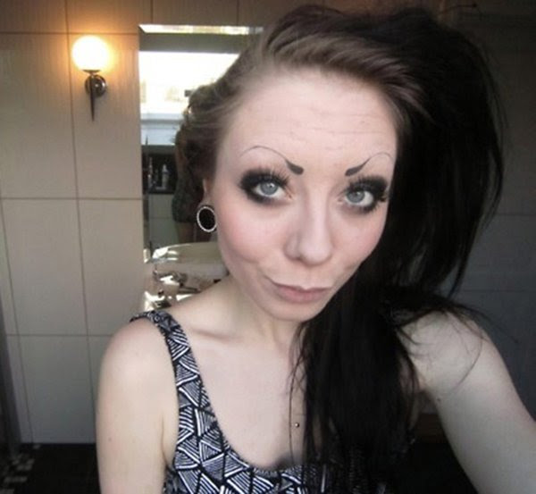 20 pires sourcils 1