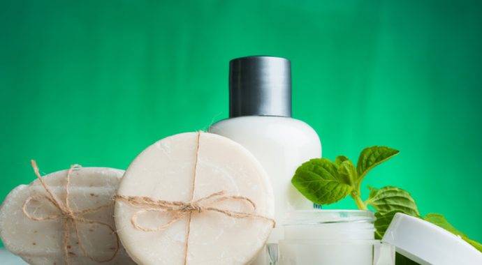 Zoom sur le maquillage bio pour être belle au naturel 3