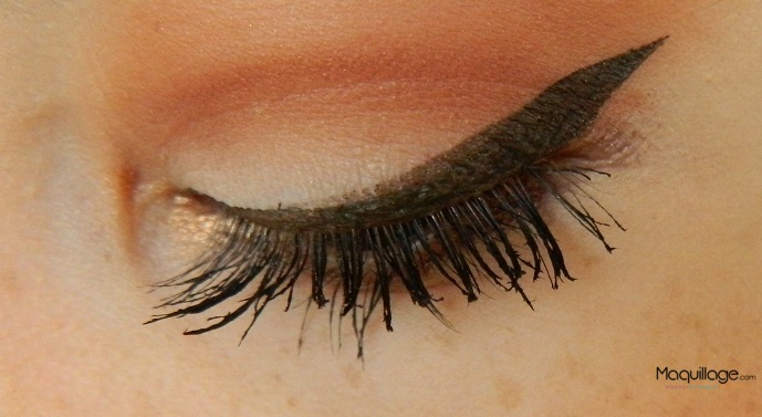 Eyeliner Sketch Marker TOO FACED résultat