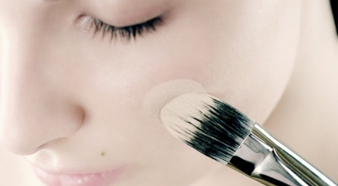 Quels produits sont indispensables au maquillage du teint