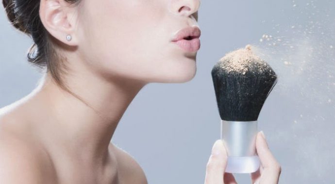 Quels produits sont indispensables au maquillage du teint