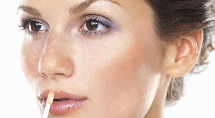 Comment choisir et faire tenir son gloss