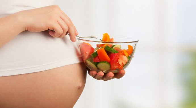 Grossesse : doit on céder à la psychose alimentaire