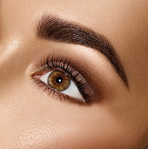 Maquillage yeux noisettes