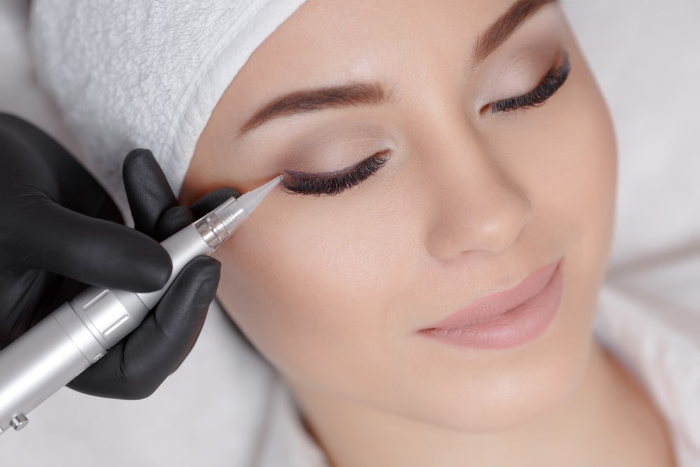 maquillage permanent des yeux
