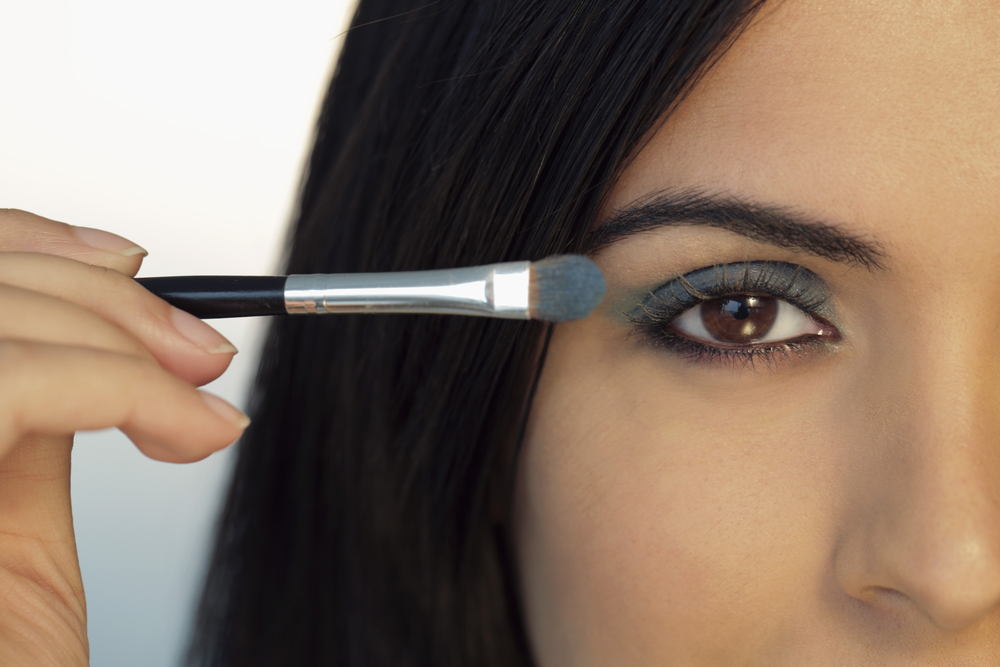 maquillage yeux noirs