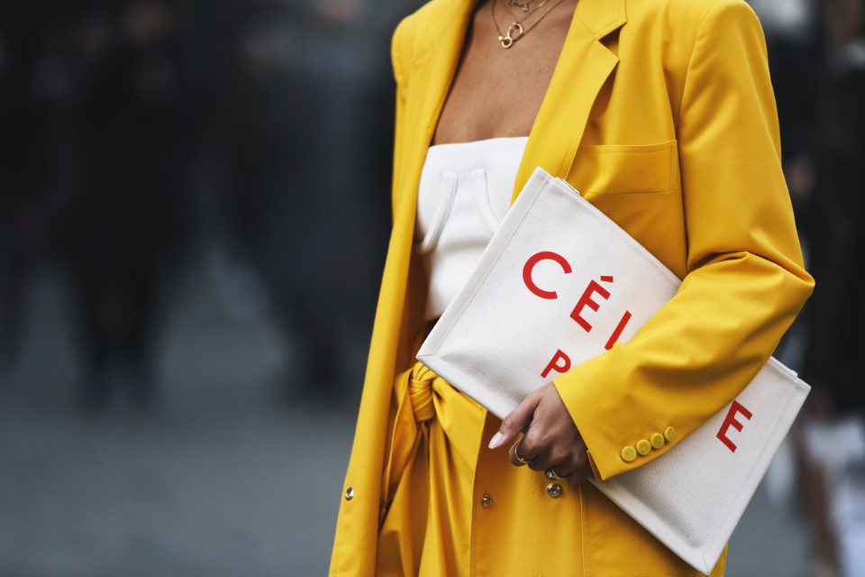 blazer oversize jaune sac celine.jpeg
