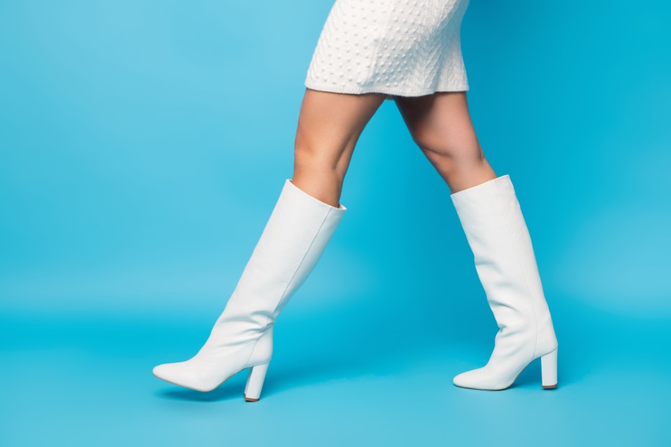 bottes cuir hautes blanches.jpeg