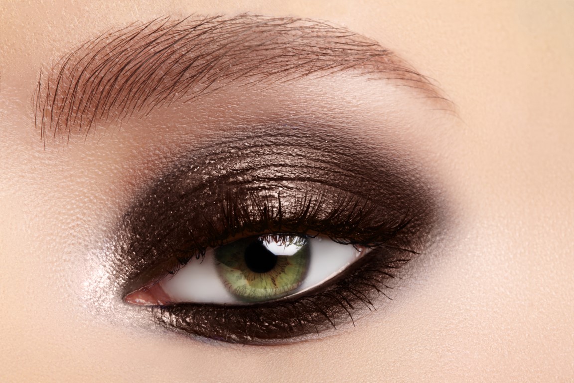 Smoky eyes pour make up effrayant