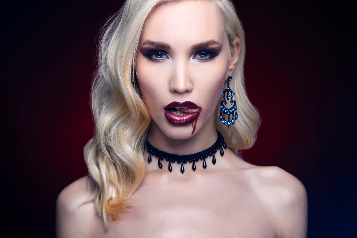 Maquillage de vampire pour Halloween