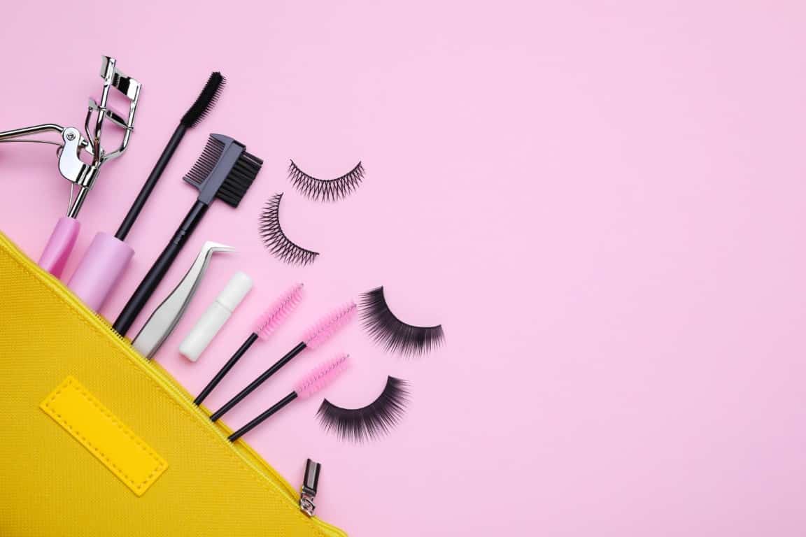 Le matériel nécessaire pour poser des faux cils