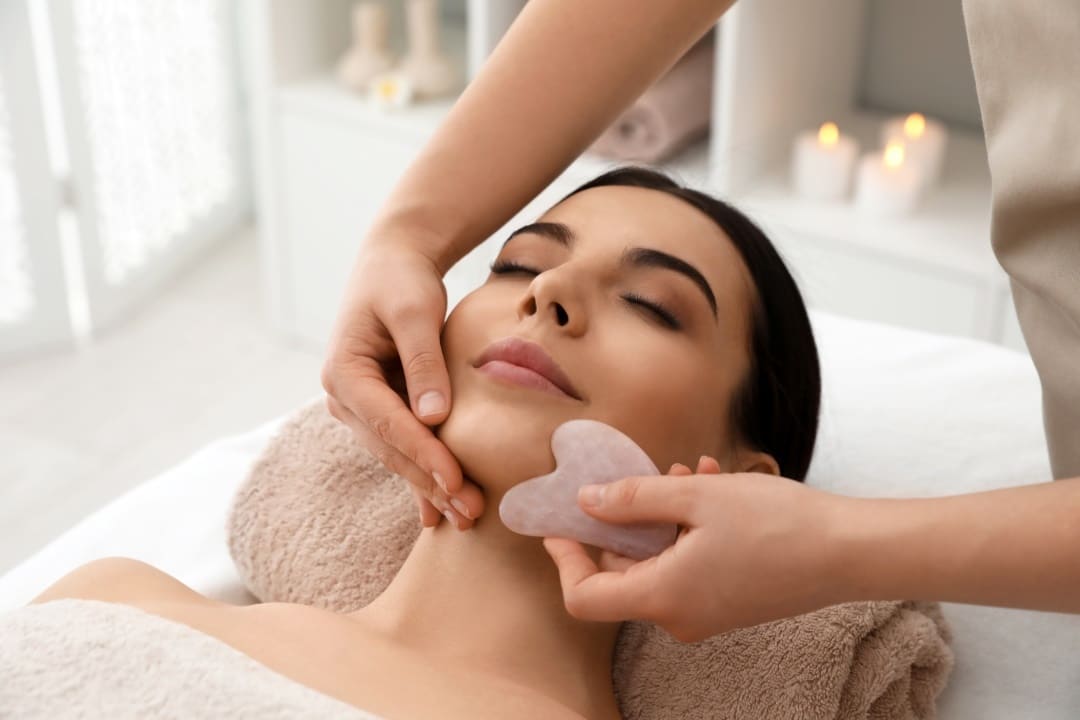 gua sha contours visage