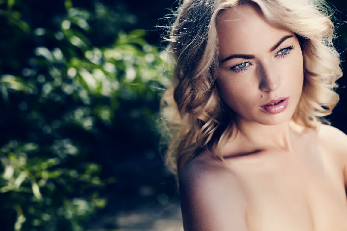 Une coloration blonde pour yeux verts