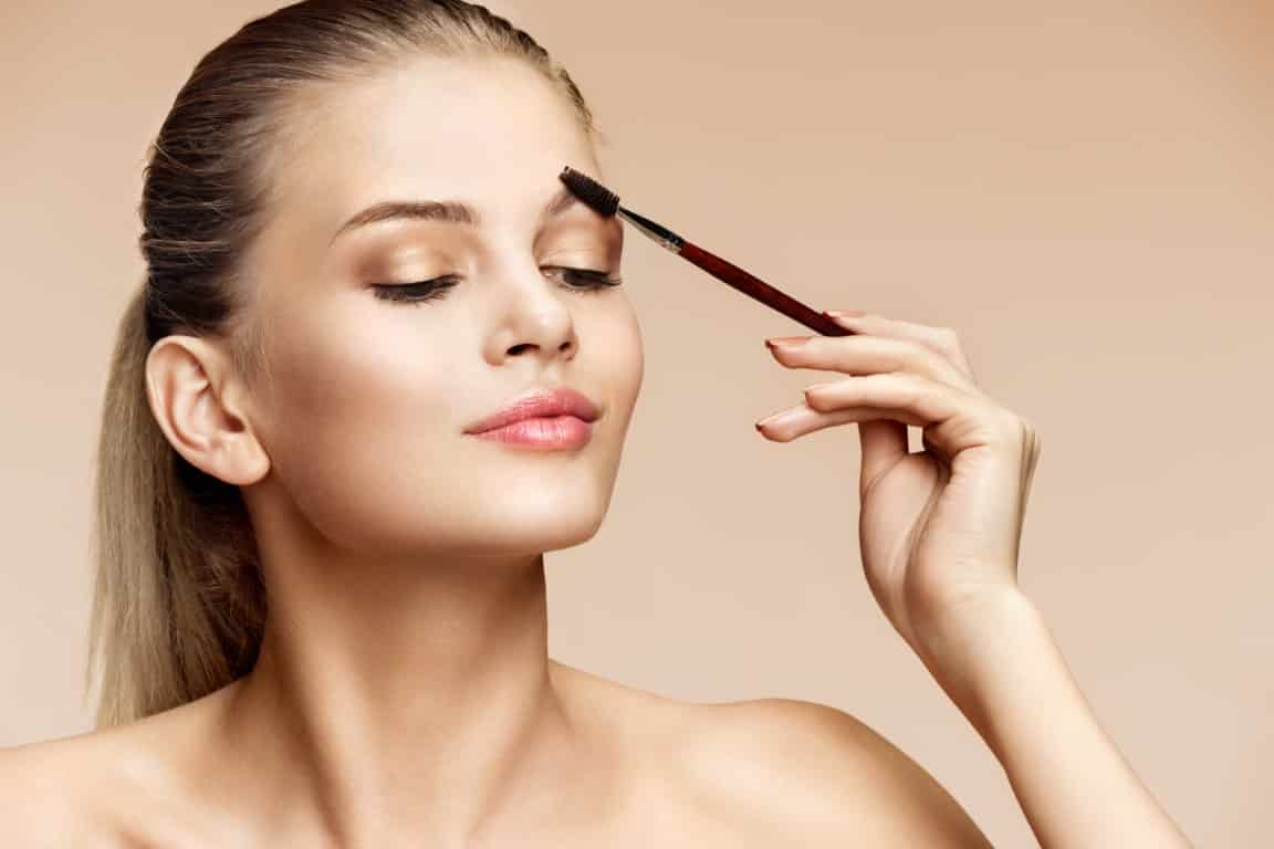 Faire du brow lift à la maison