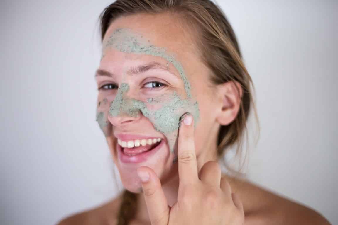 Le masque à l'argile est très bon pour la peau du visage