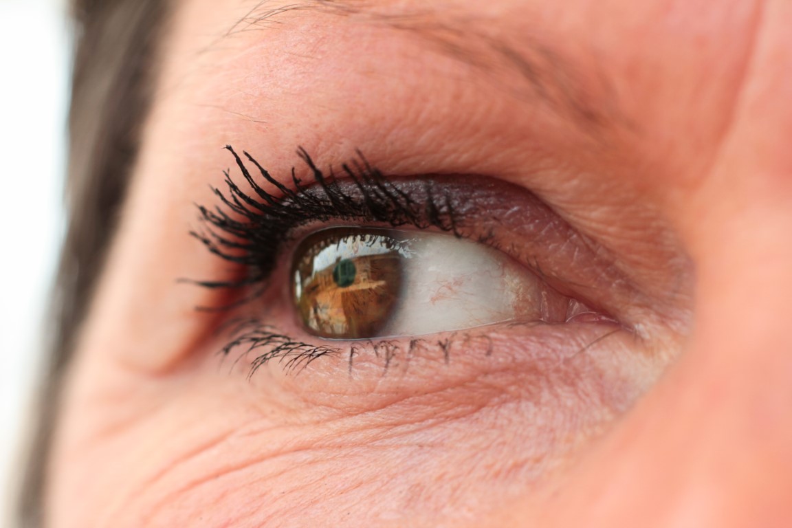 Le mascara, toujours un atout du regard même après 50 ans