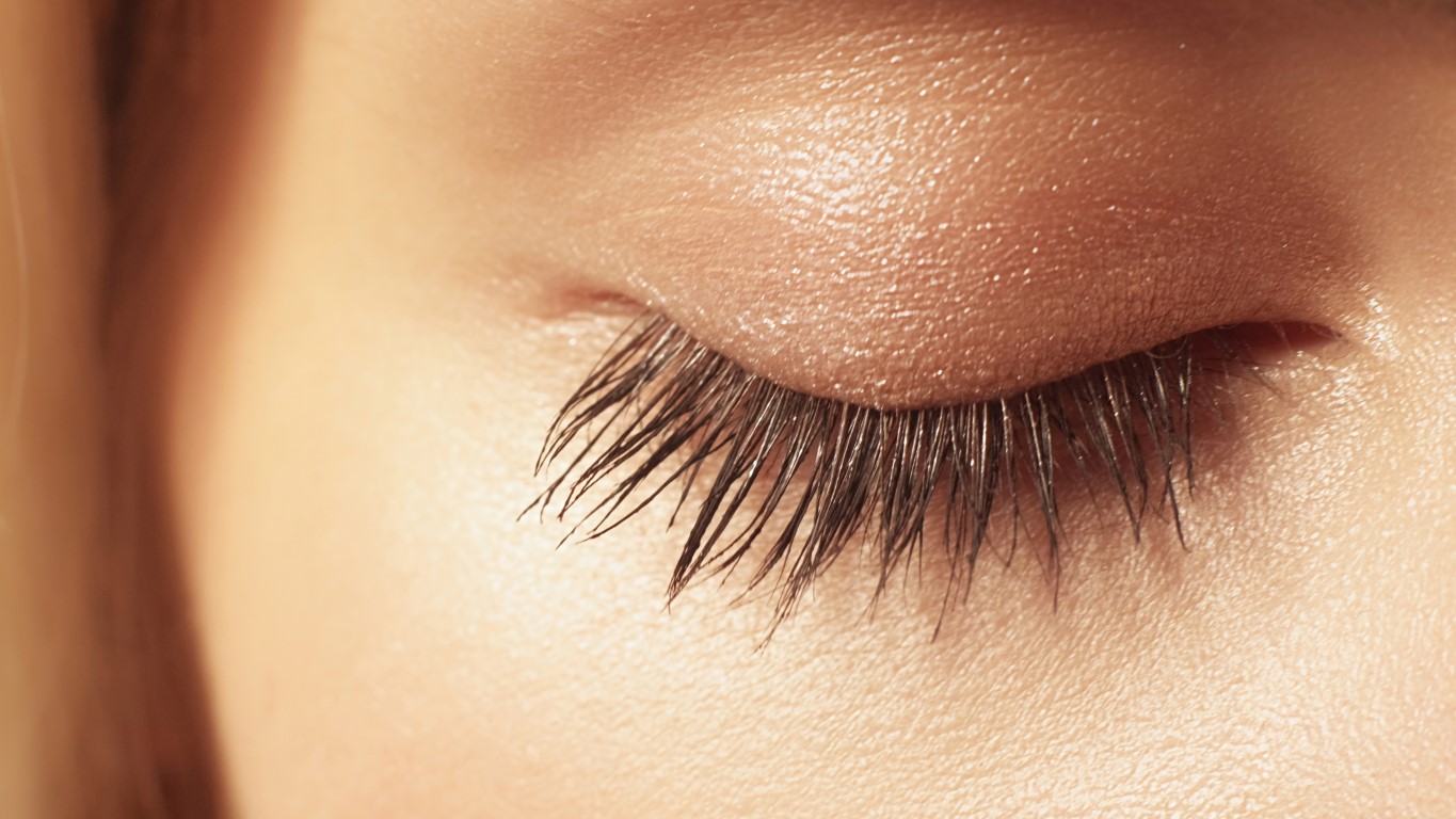 Des soins dédiés pour les cils et yeux sensibles