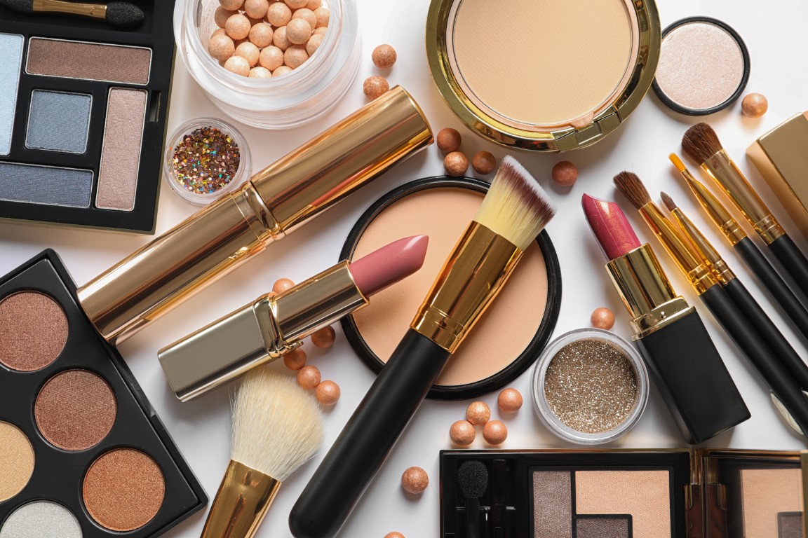Trier le maquillage est indispensable avant de le ranger