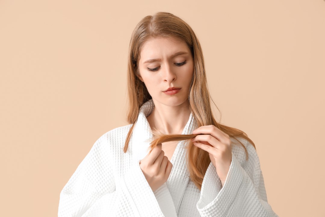 chute de cheveux femme cuases solutions