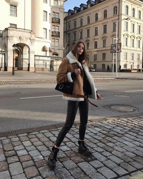 blouson aviateur pour femme en peau lainée tendance