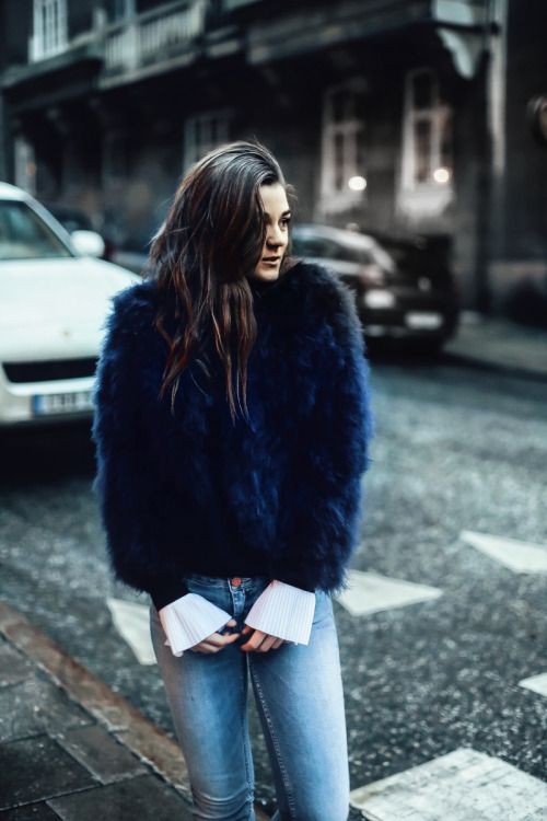 comment porter le manteau en fausse fourrure
