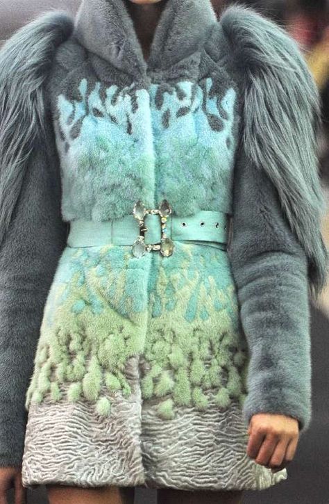 comment porter le manteau en fausse fourrure