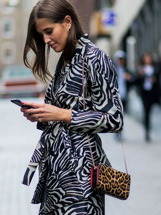 trench impirmé animal zebre et pochette leopard