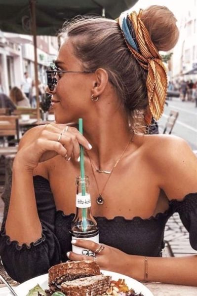 Comment nouer un foulard pour être originale et tendance ?