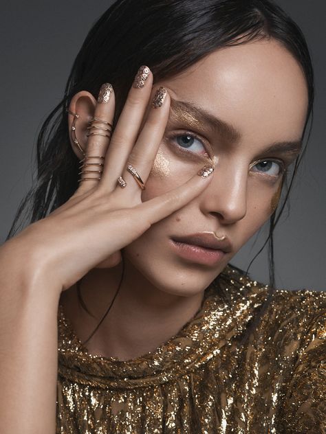 comment porter une robe en sequins et paillettes