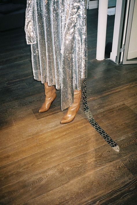 comment porter une robe en sequins et paillettes