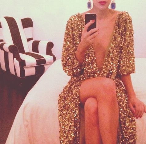 comment porter une robe en sequins et paillettes