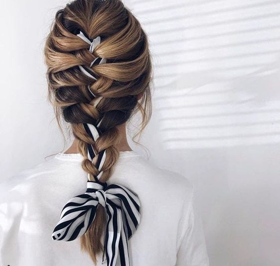 Comment nouer un foulard dans les cheveux autour du cou idées methodes