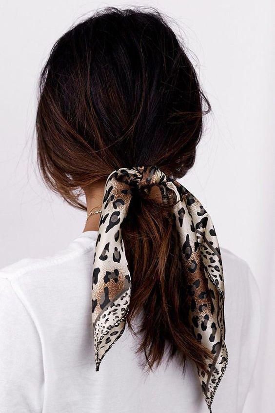 Comment nouer un foulard dans les cheveux autour du cou idées methodes