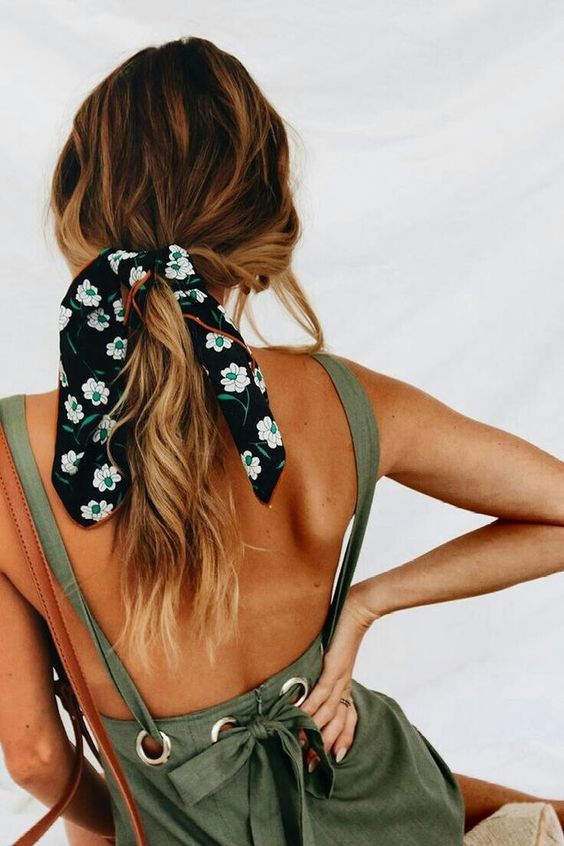 Comment nouer un foulard dans les cheveux autour du cou idées methodes