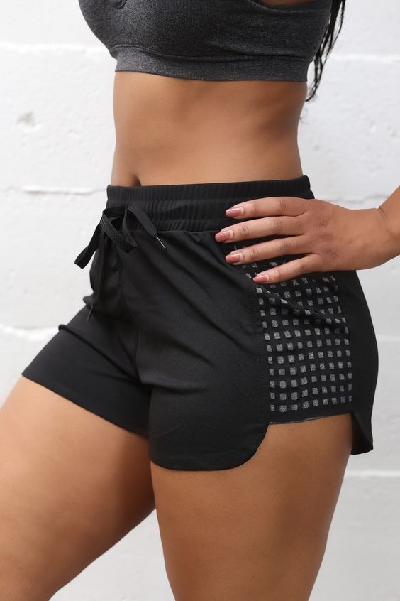 Quelle tenue de sport pour femme tendance ?
