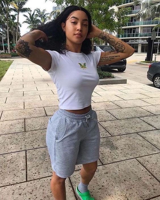 Quelle tenue de sport pour femme tendance ?