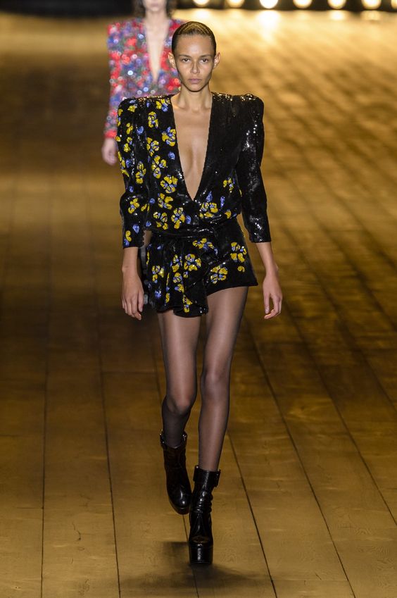 vetement epaulette mode tendances 2021
