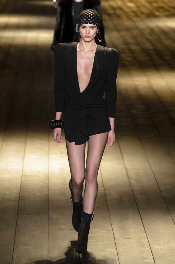 vetement epaulette mode tendances 2021
