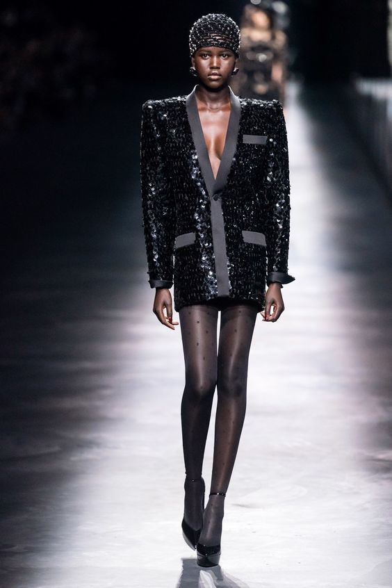 vetement epaulette mode tendances 2021