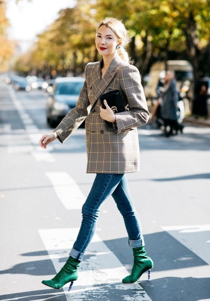 5 looks pour être tendance avec la bottine chaussette