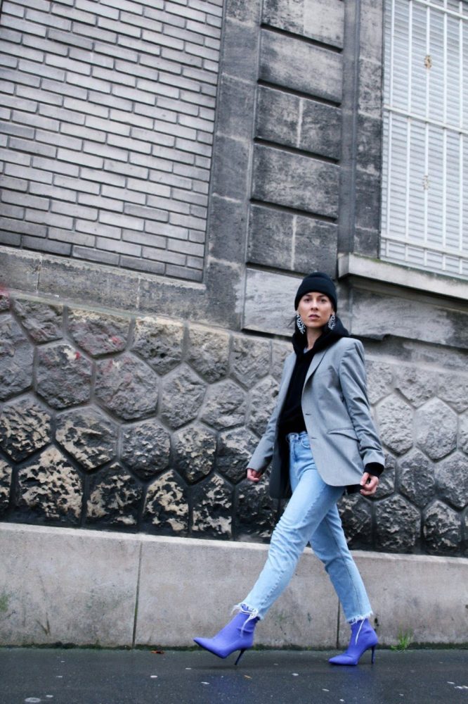 5 looks pour être tendance avec la bottine chaussette