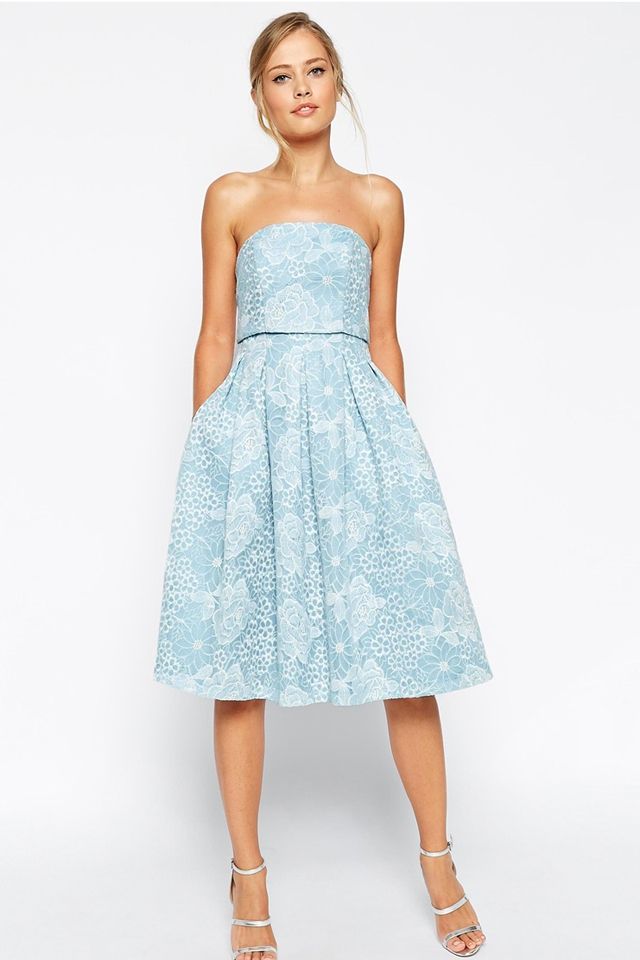 Comment porter la robe bleue ?