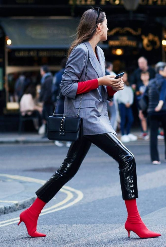 5 looks pour être tendance avec la bottine chaussette