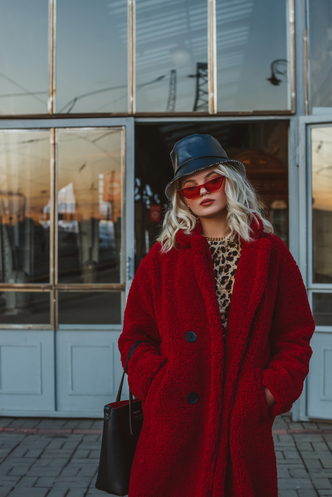 porter manteau rouge